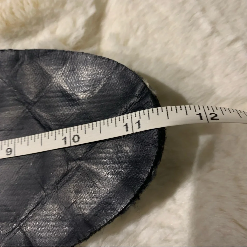 Chanel 2tone high tops - Picture 9 of 12